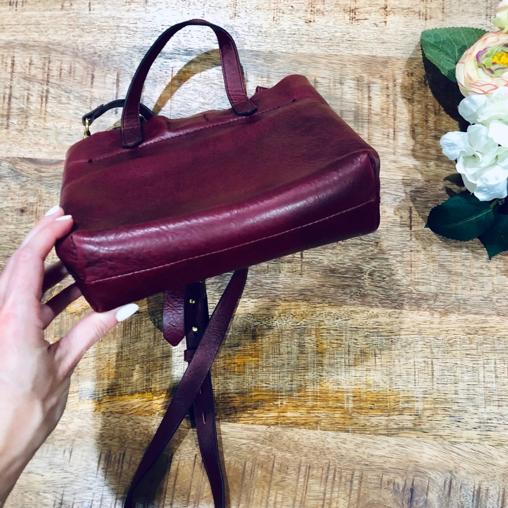 Never used. Sold out color. Madewell sm transport Crossbody Sold out - Picture 4 of 4